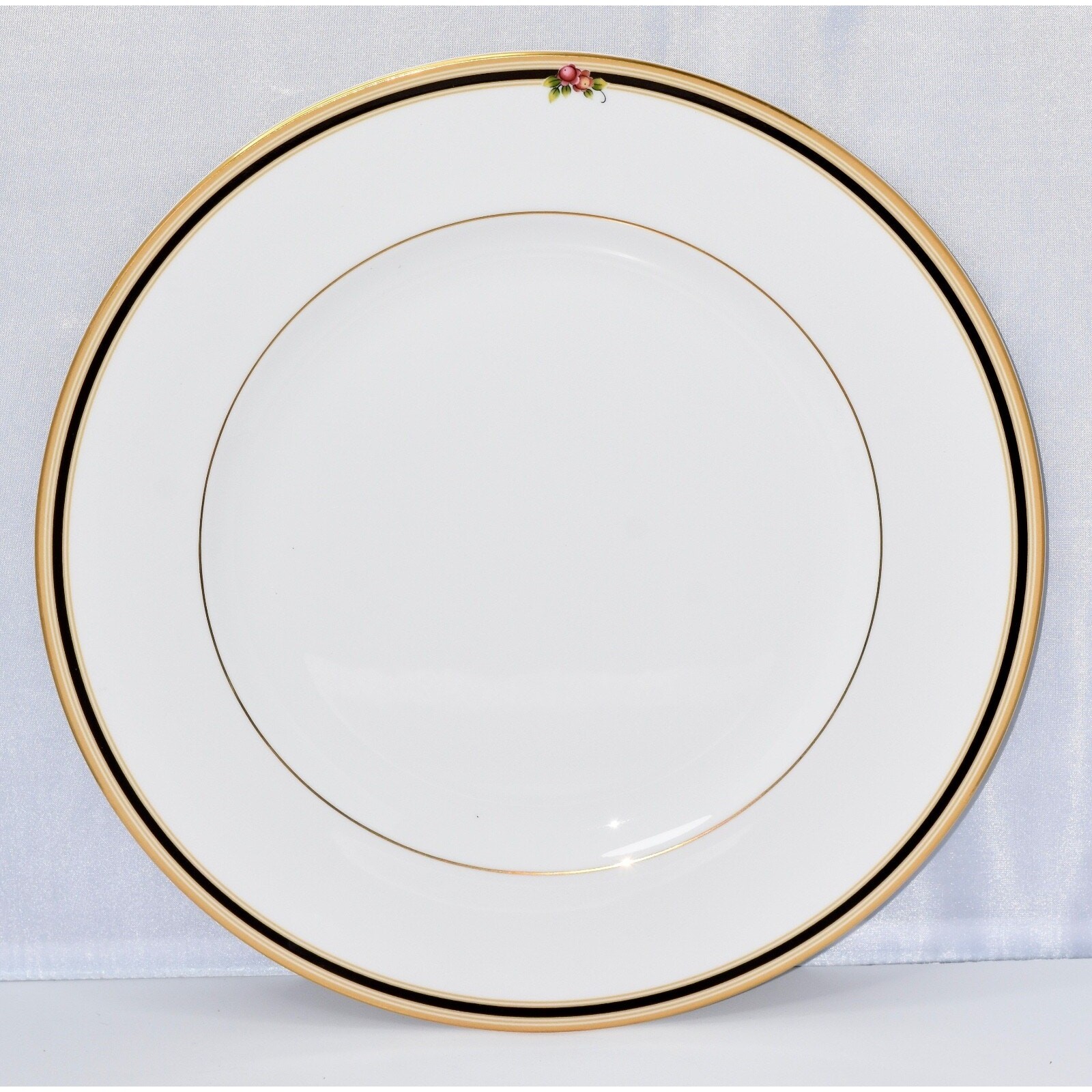Wedgwood Dinner ware Bone China Clio Black & Gold Rim 10" Dinner Plate NEW!!!