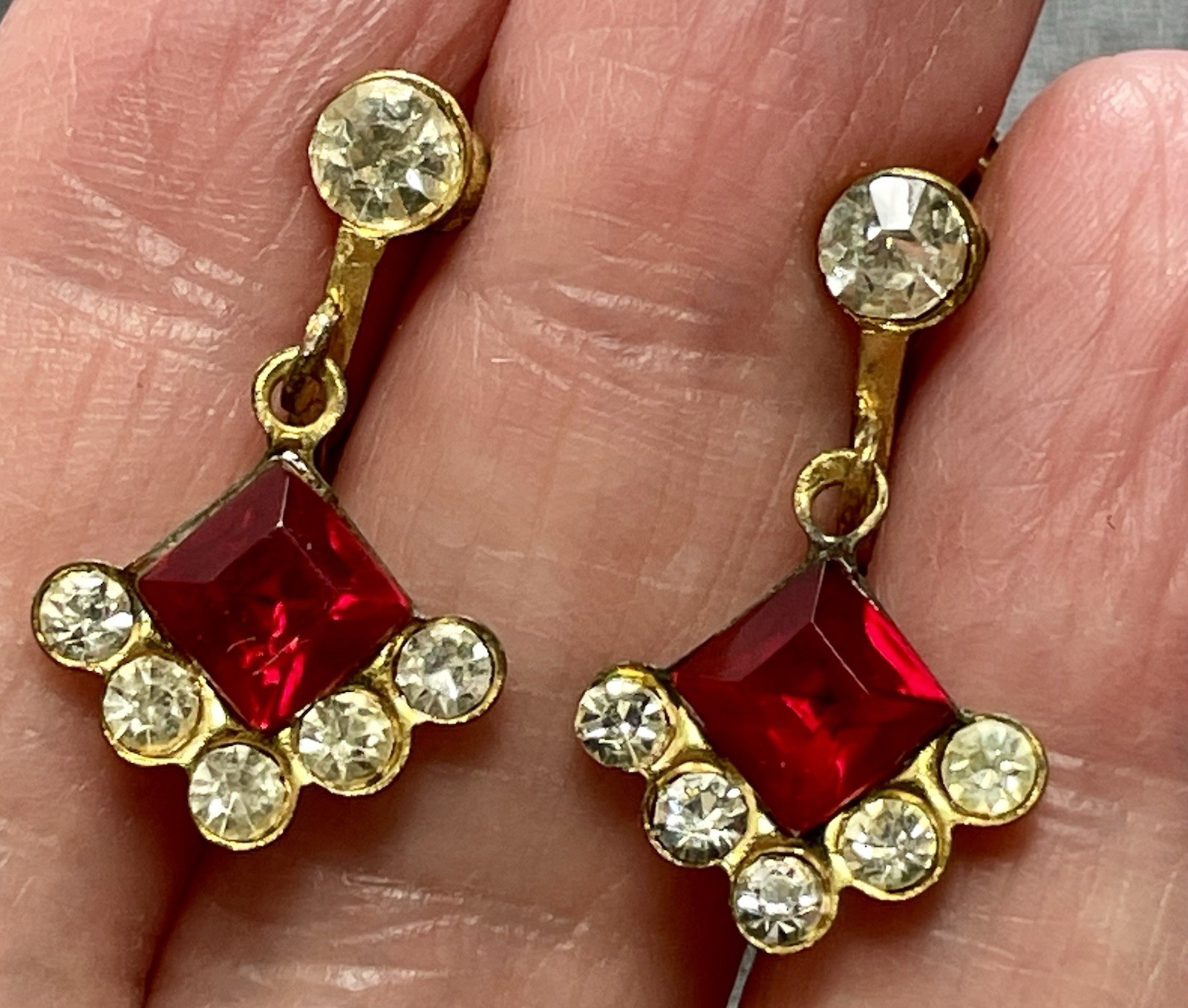 Vintage 1” Red Crystal Rhinestone Art Deco Screw Back Dangle Earrings