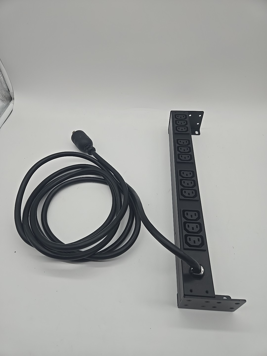 APC AP9566 NetShelter Basic Rack PDU 1U 16A 208V 12 C13 outlets