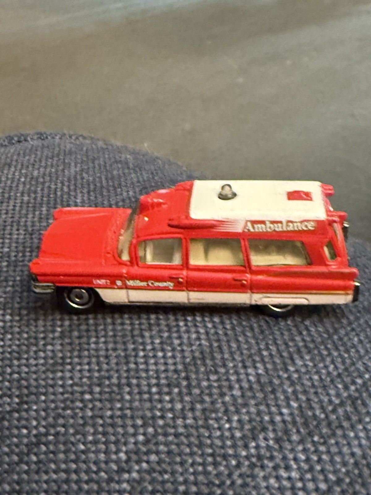 Matchbox 2010 Emergency Response '63 Cadillac Ambulance