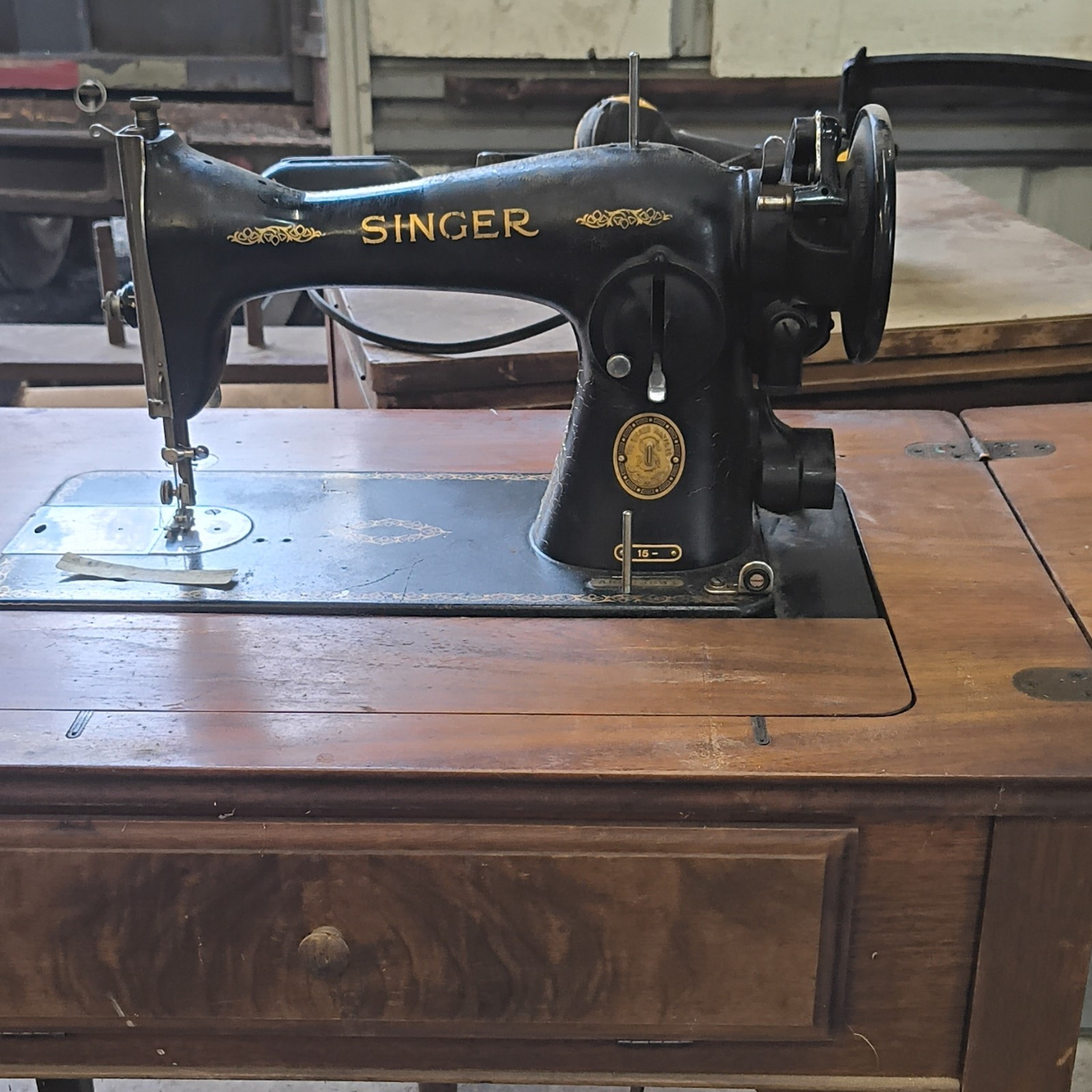 Singer Antique Original Sewing Machine with Wooden Cabinet Pre-1930
