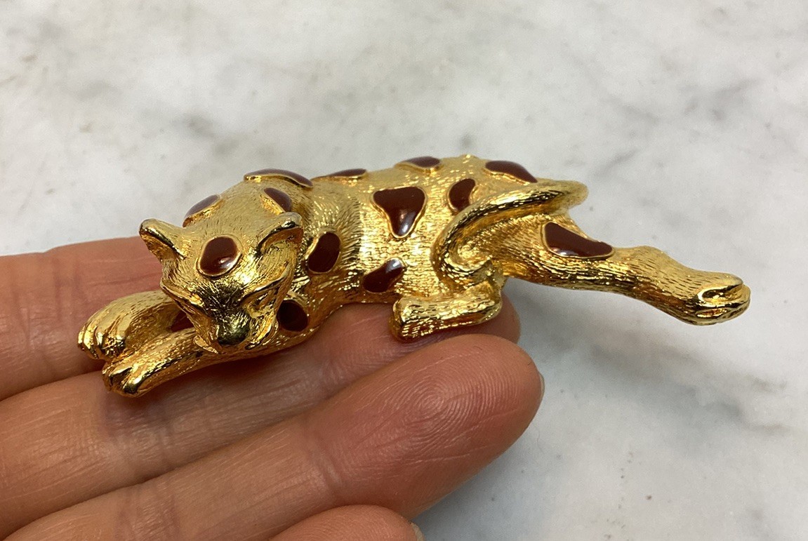 Vintage Large Gold Tone Brown Enamel Leopard Cat Pin Brooch