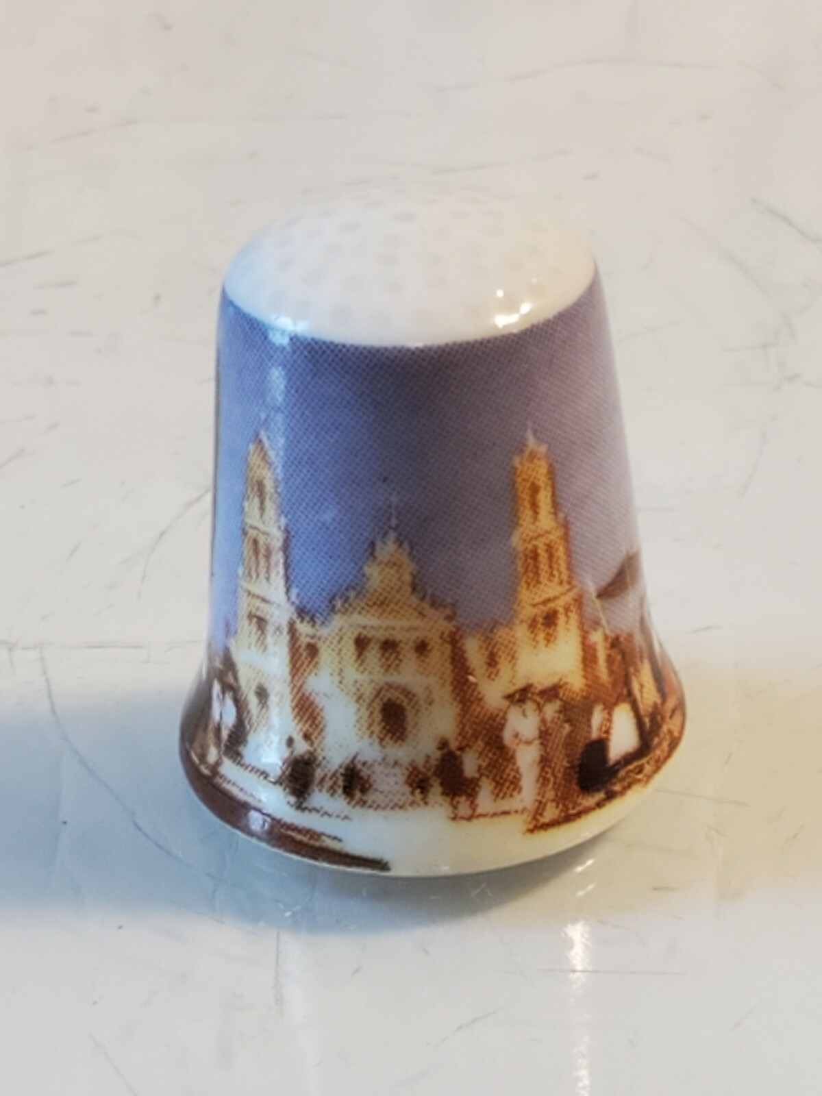 Vintage Mexico Porcelain Thimble excavation scene? Excellent condition marked x1