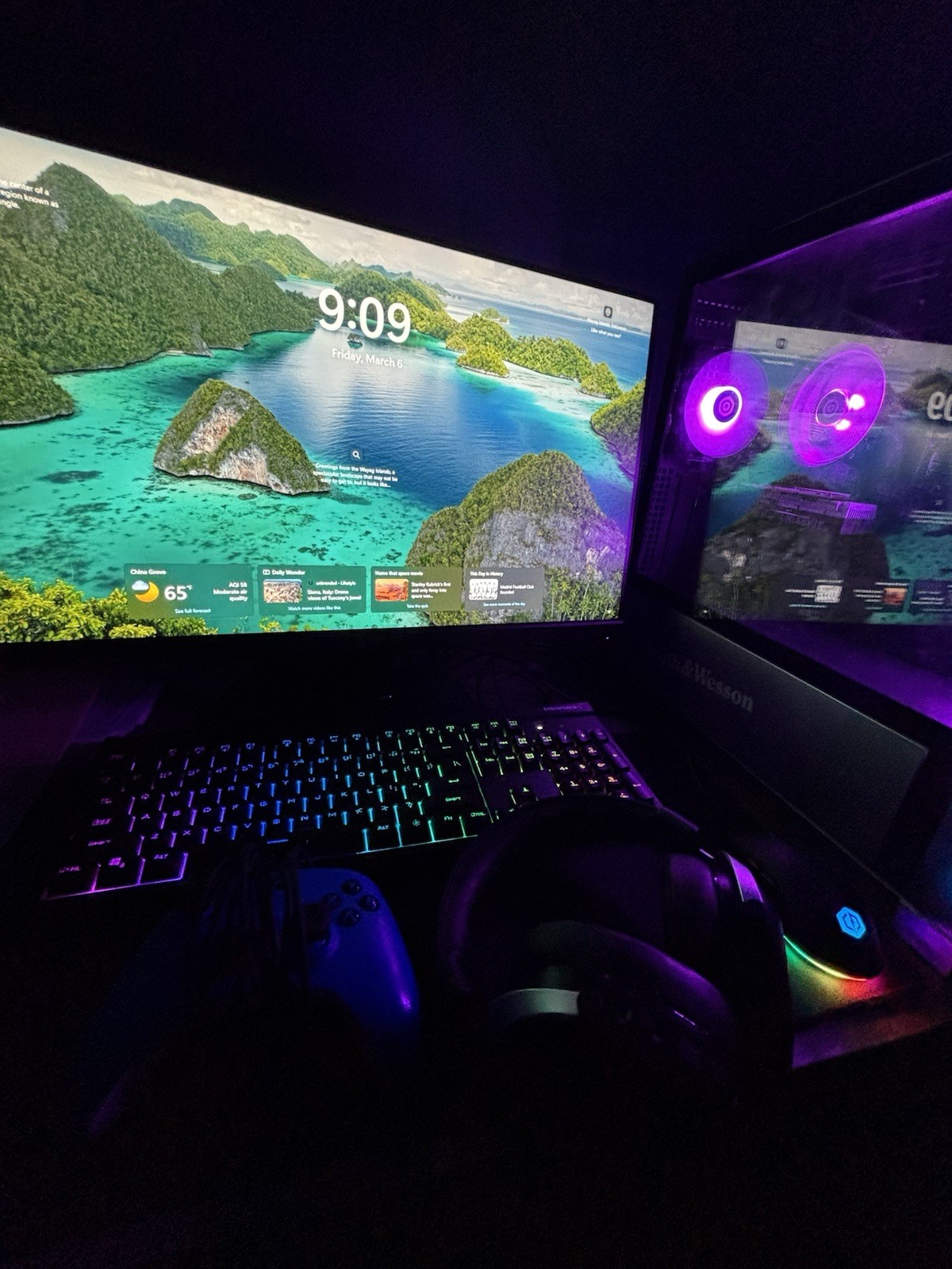 Cyber power, PC with keyboard and mouse and headset, monitor controller.￼