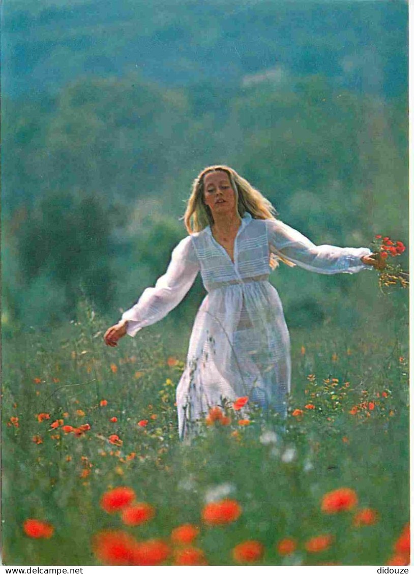 Postcard - Women - Poppy Fields - CPM - See Double-Sided Scans -