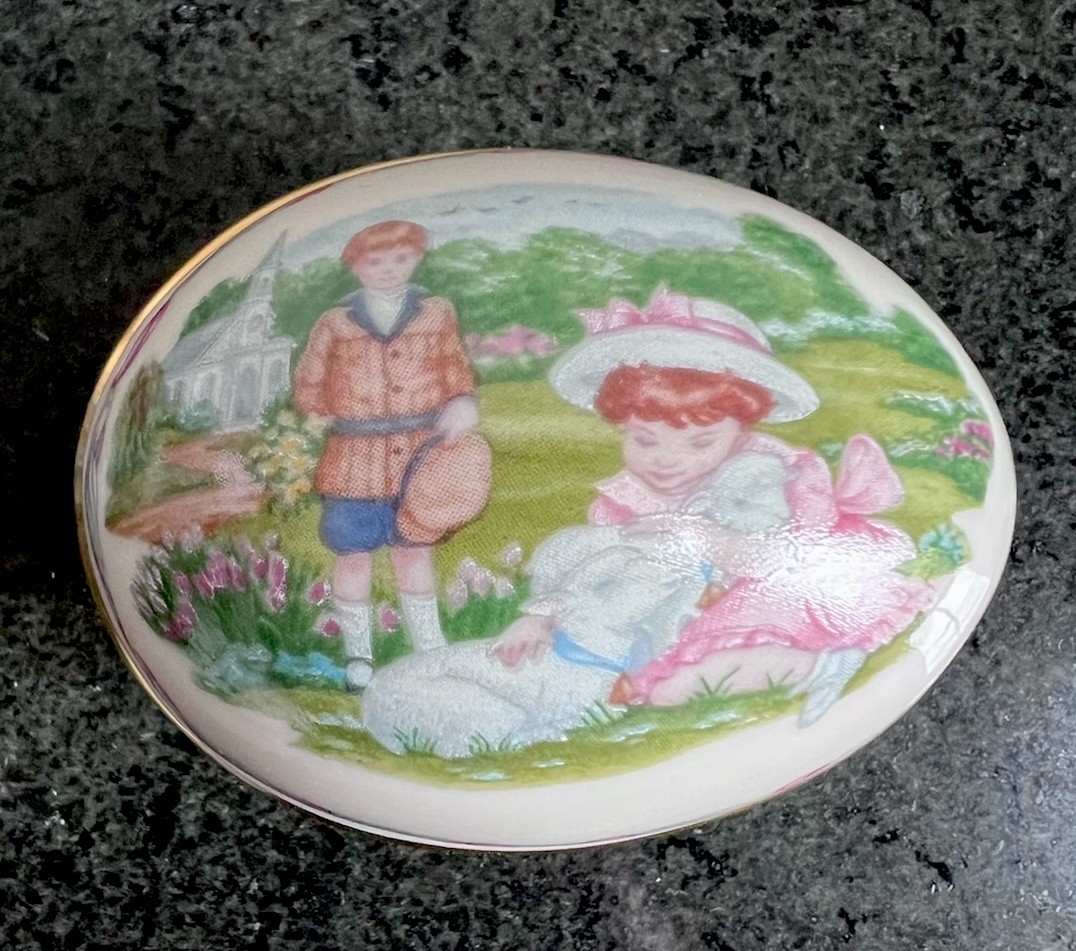 Lenox USA Easter Enchantment Porcelain Egg Trinket Box 1992 No Box