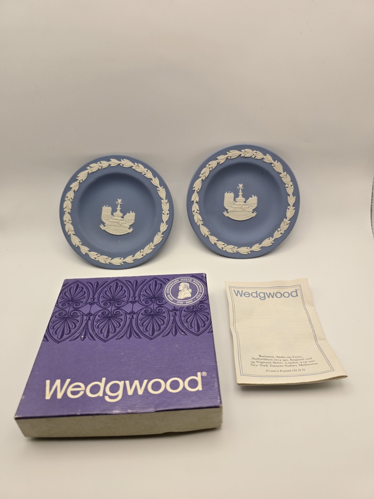 Vintage Wedgwood Jasper Piccadilly Circus Blue & White Plates 2-Piece Set w/box
