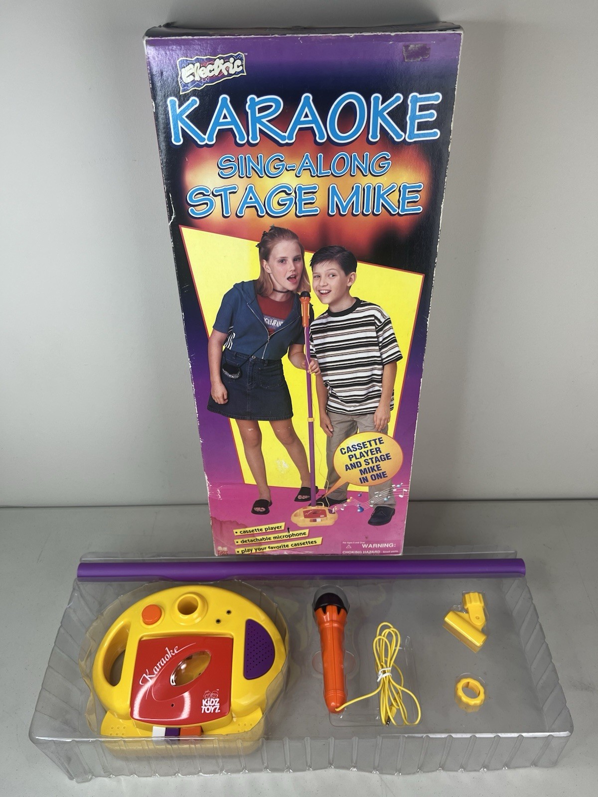 NEW  Vintage 1990's Electric Karoke Sing Along Stage Mike Cassette Player Toy