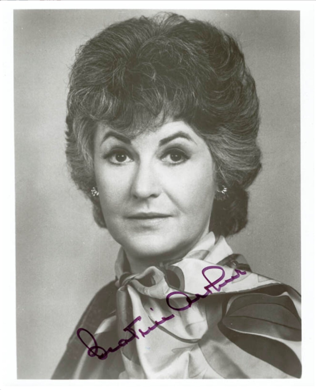 Bea Arthur Signed RP 8X10 B/W CLOSE UP Photo GOLDEN GIRLS MAUDE