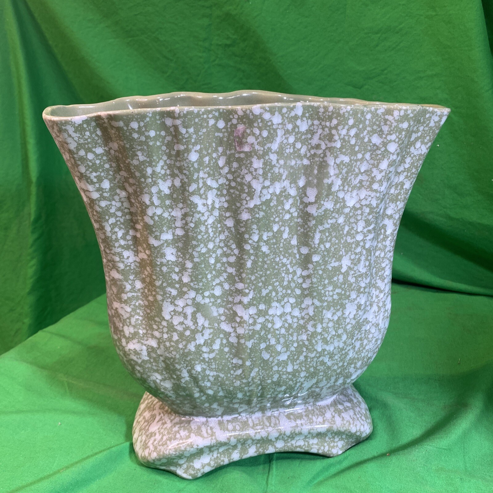 Vintage Pottery Creamy White Clay Fan Vase Art Deco Nouveau Style MCM