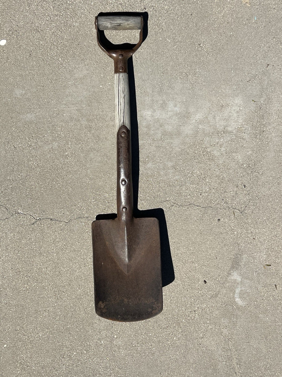 Vintage CONNEAUT Shovel 29” Decoration Only - Handle Moves / Wood Cracks