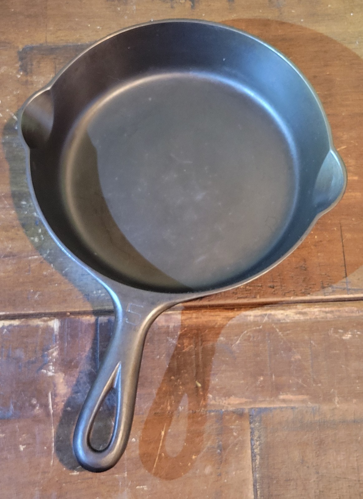 Griswold #5 Cast Iron Skillet - 724 H Small Logo - Vintage Griswold