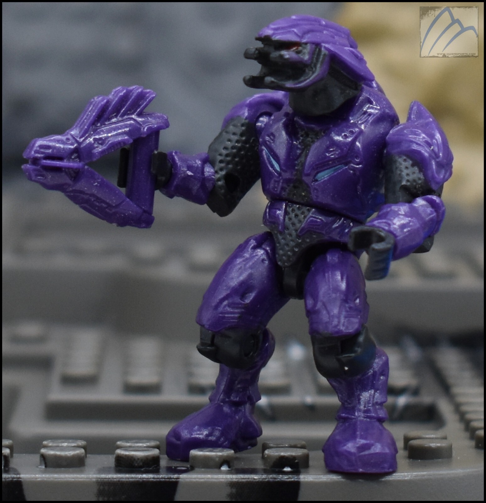 HALO MEGA BLOKS COVENANT PURPLE ELITE COMBAT W/ NEEDLER MINI FIGURE