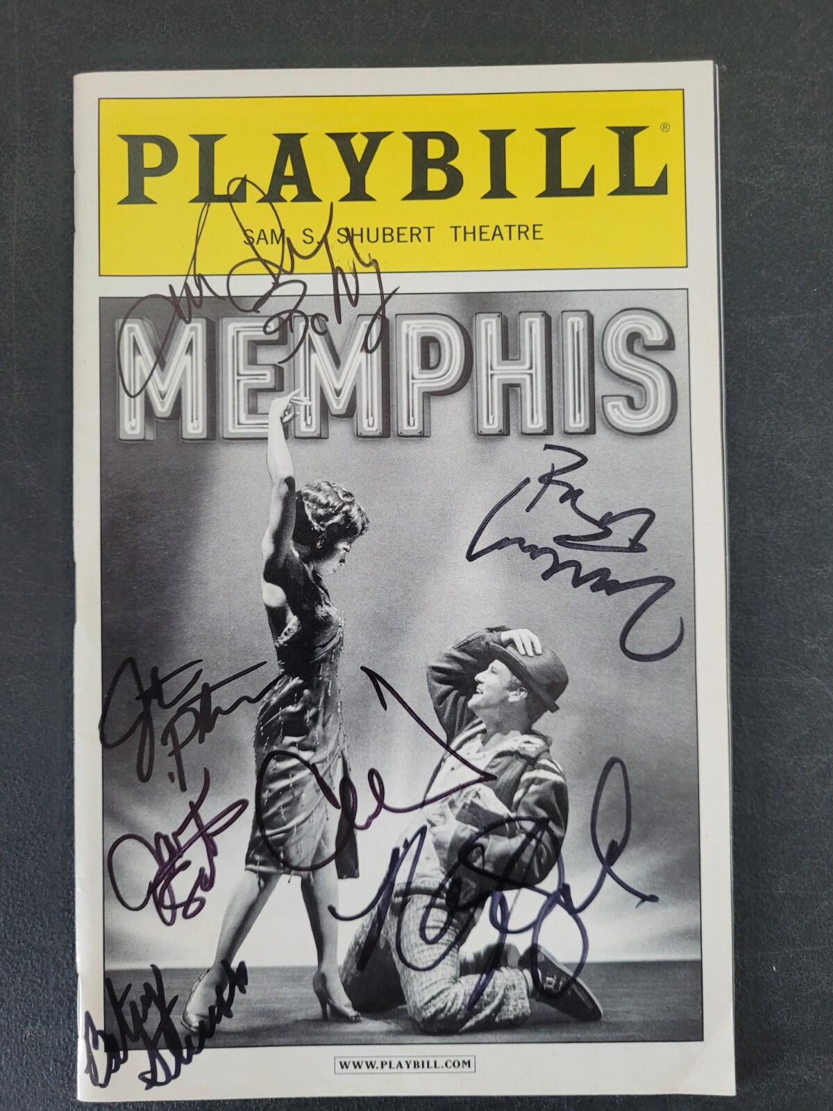 PLAYBILL MEMPHIS Sam S. Shubert Theatre APRIL 2011 AUTOGRAPHED by CAST x 8