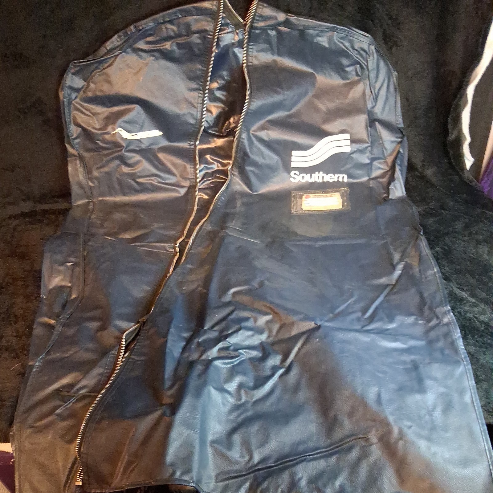 Vintage 1970's Southern Airways Vinyl Faux Leather Folding Garment Bag dark BLUE
