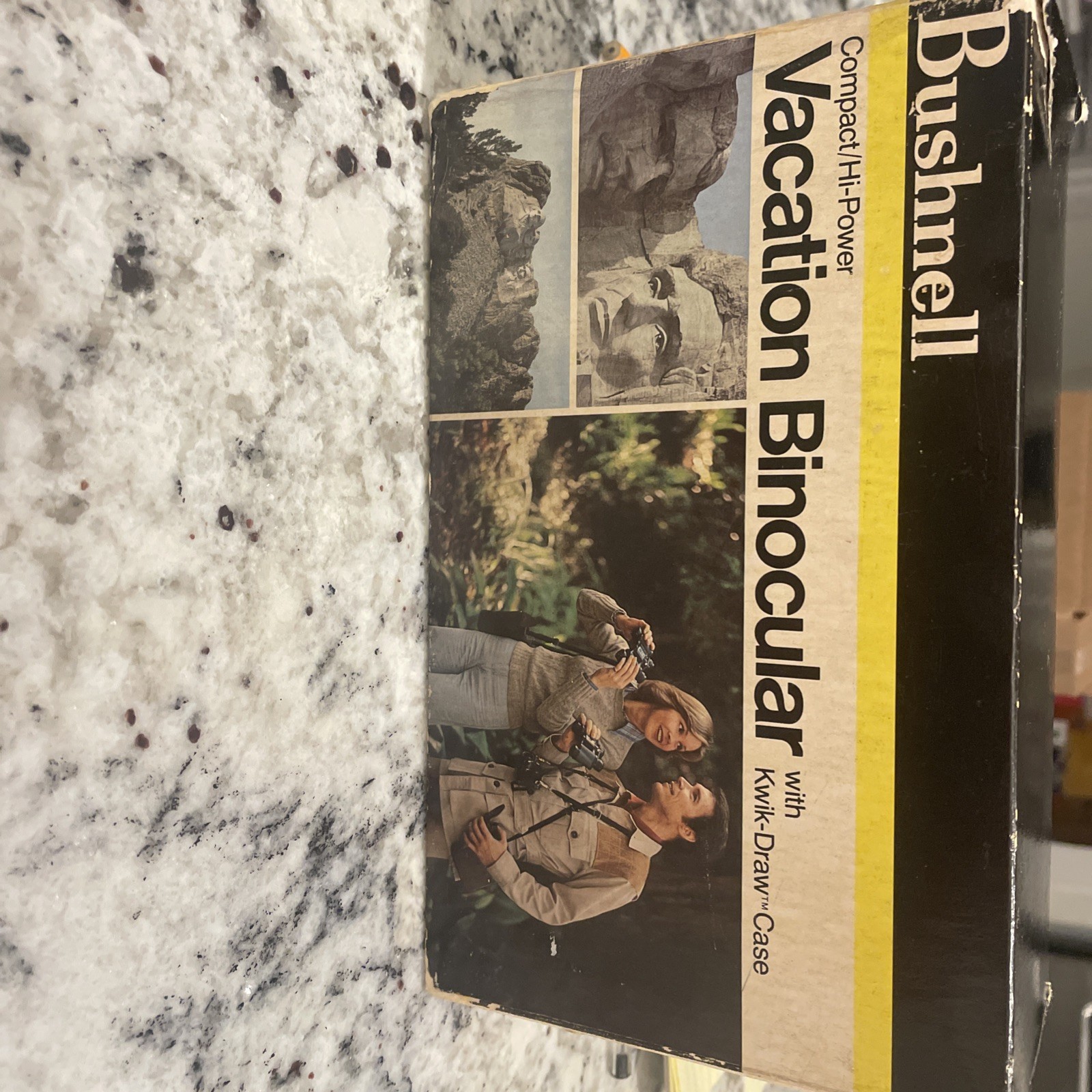 Bushnell InstaFocus 8 X 30 VTG w/ case Vacation Binocular