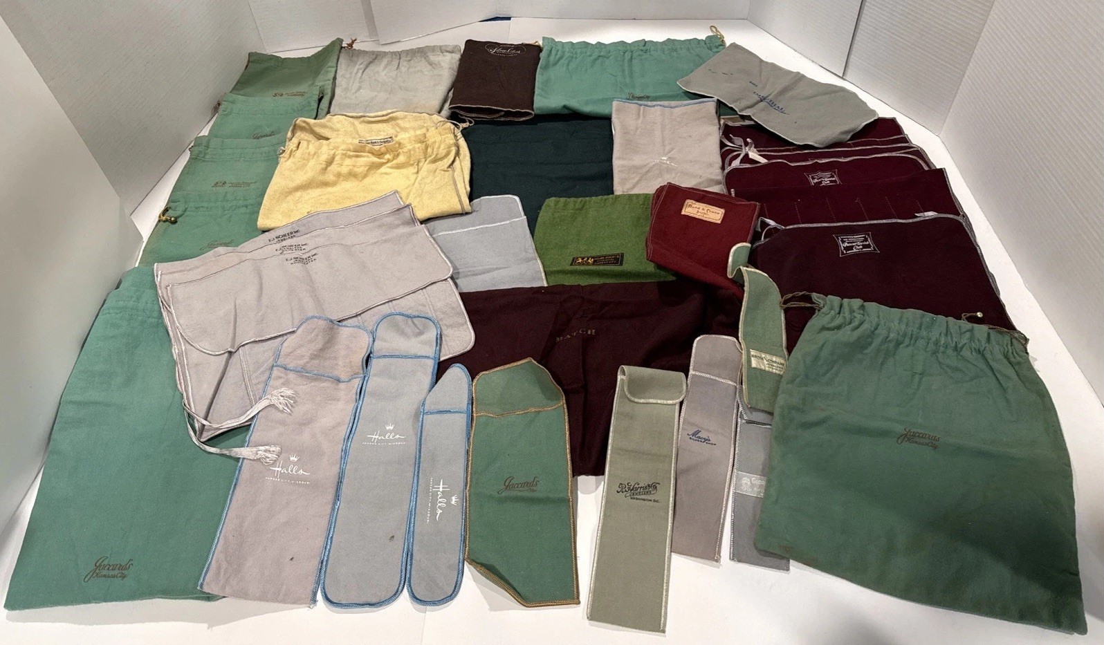 Lot of 30+ Silver Felts Cloth Anti Tarnish Polishing Storage Bags Assorted Sizes