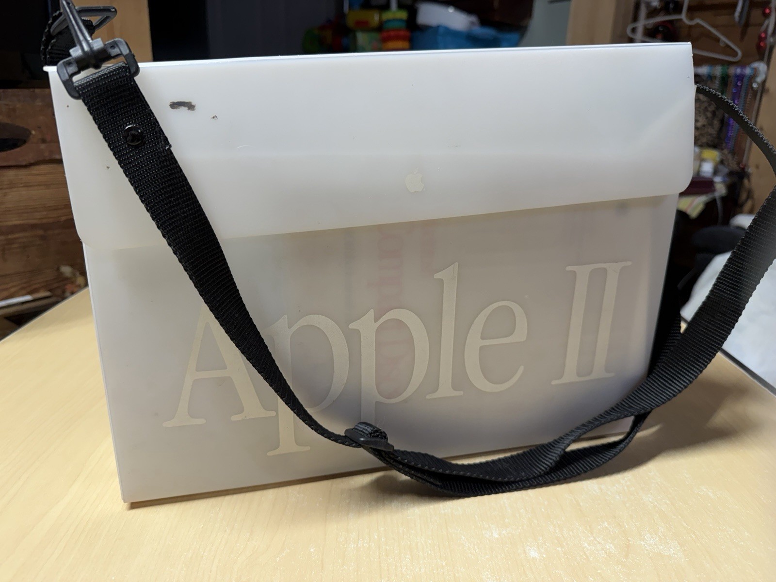 LARGE LOT OF VINTAGE APPLE SOFTWARE CD'S BOOKS AND MANUALS