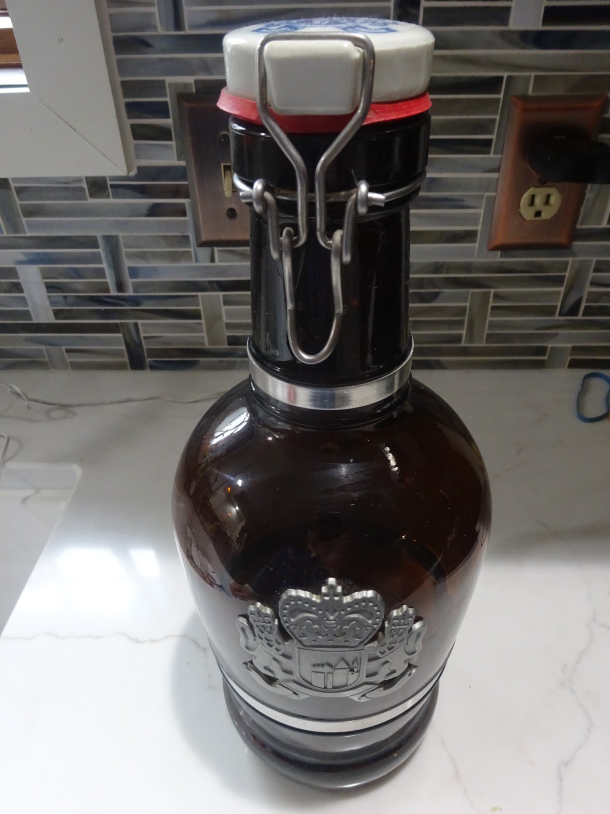 2L Growler Porcelain Flip Top w Cobalt Lions & Crown Handle Bottle Empty