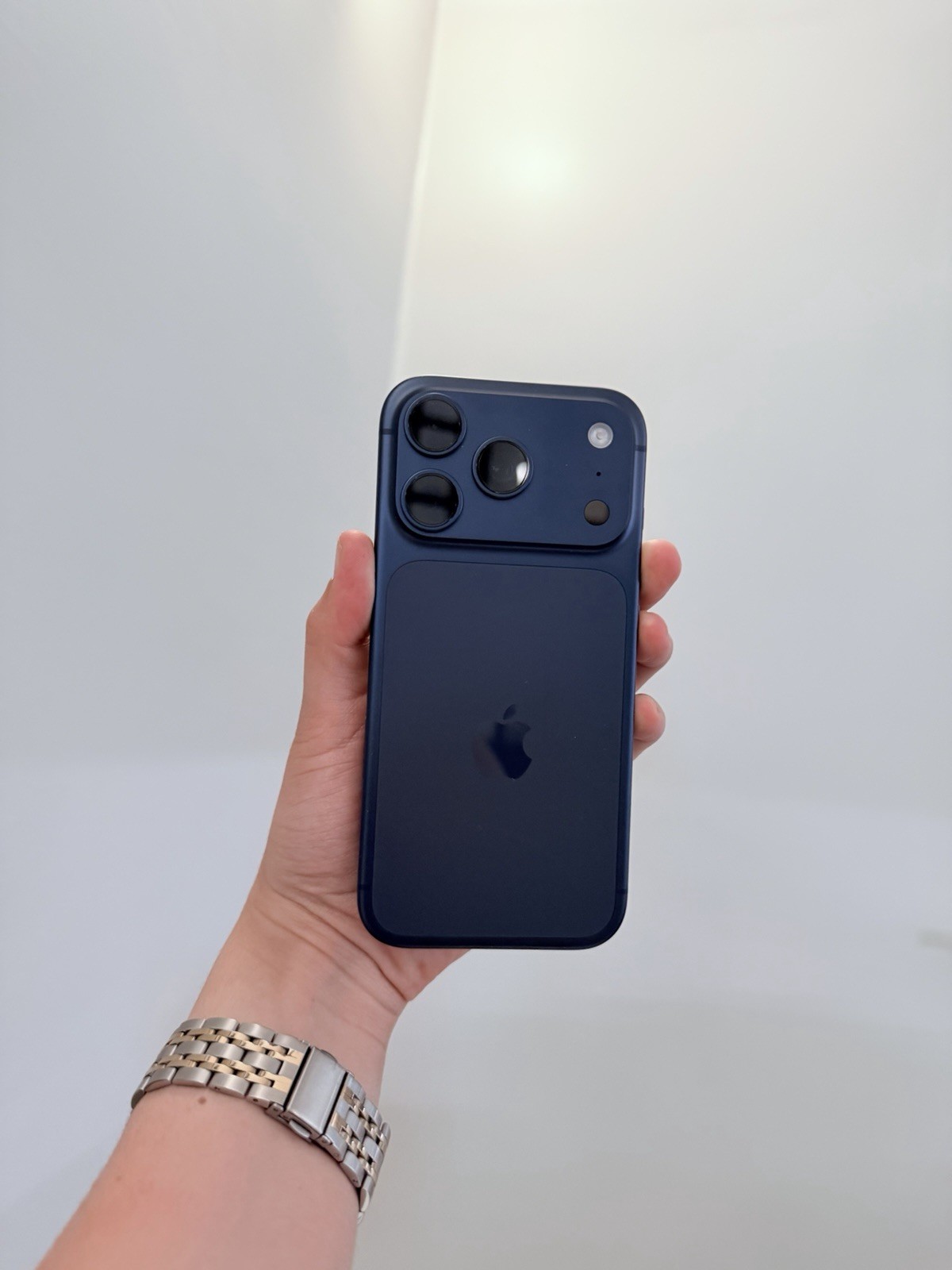 iPhone 17 Pro Blue 1TB AT&T Compatible