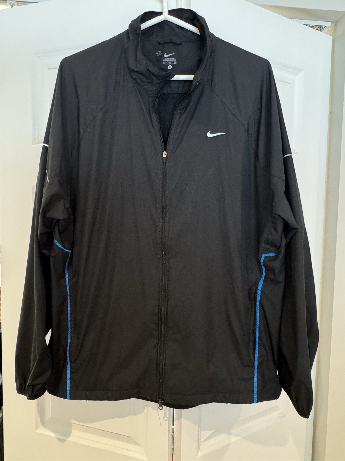 Nike Dri-Fit Men’s Black Lightweight Windbreaker Running Fitness Jacket Sz XL