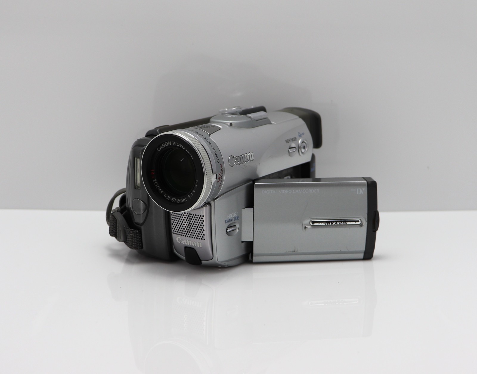 CANON MVX25i CAMCORDER MINI DV TAPE VIDEO CAMERA MV X25i