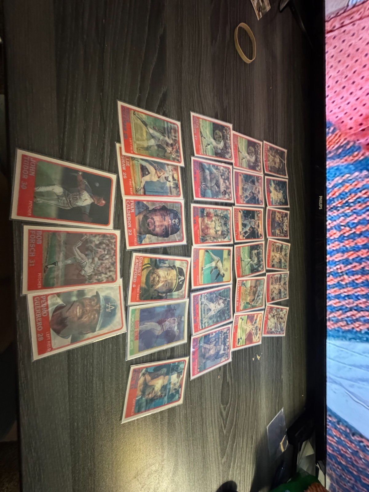 Lot of Vintage Baseball Cards(330)