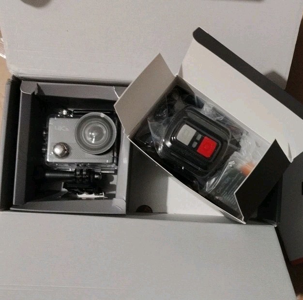 APEMAN A77, ACTION CAMERA 4K 20MP WiFi SPORTS  *Damaged Box*