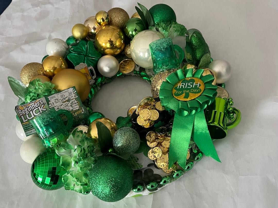 St. Patrick's Day Wreath Green Shamrock Door Decor Gold coins Beer Mug Handmade