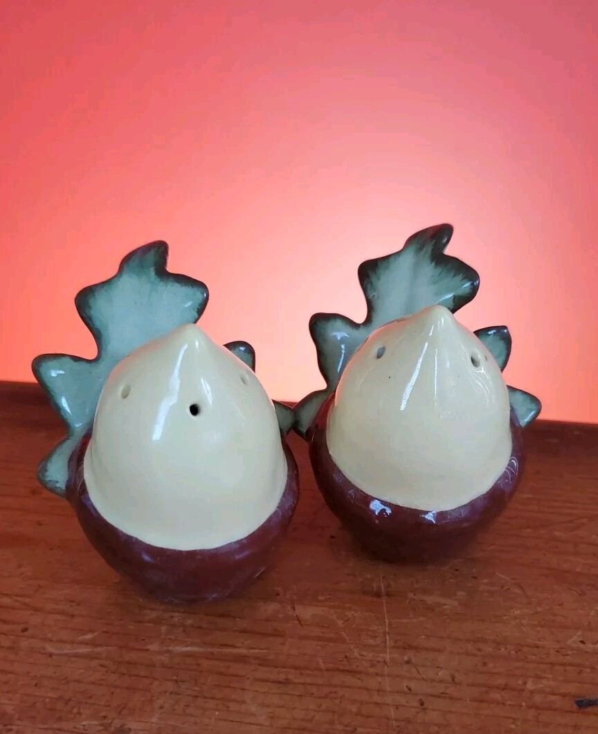 Vintage Acorn Shaped Salt and Pepper Shakers Autumn Fall Table Decor Ceramic