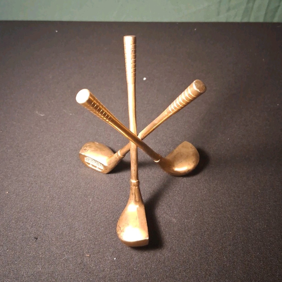 Brass Decorative Crossed Golf Club Figurine Collectible Metalware Accent