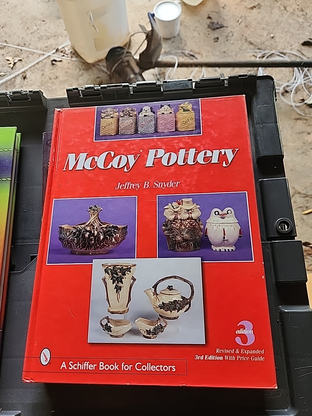 MCCOY POTTERY BY JEFFREY B. SNYDER HARD COVER 2002 3rd Edition 