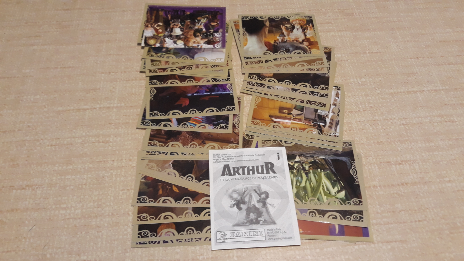 Lot of Figurines Arthur 2009 A