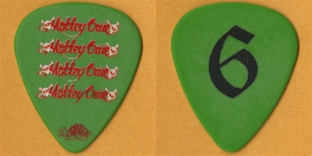 Motley Crue 2009 concert tour collectible Nikki Sixx 6 band stage Guitar Pick