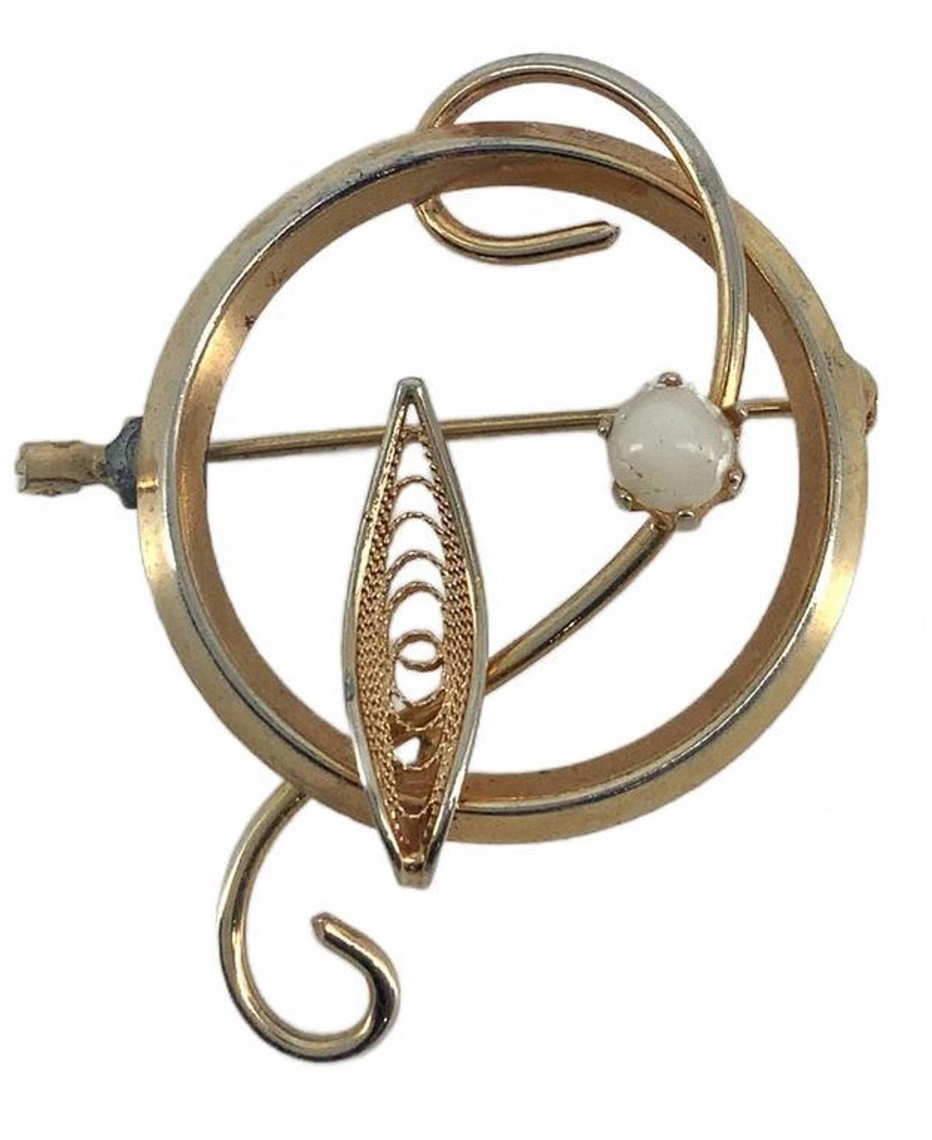 Vintage Goldtone Filigree Leaf Faux Pearl Circle Brooch Pin Mid Century Boho