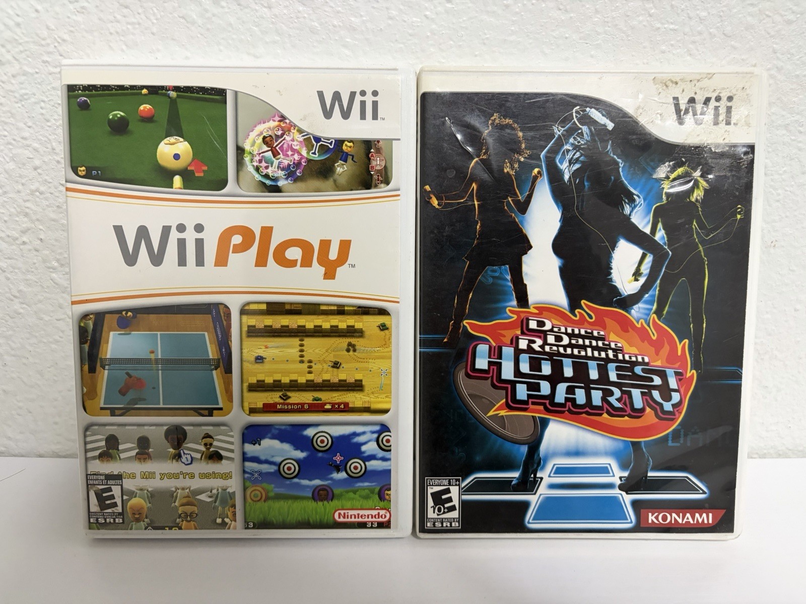 Nintendo Konami Wii Play & Dance Dance Revolution Hottest Party Games w/ Manuals