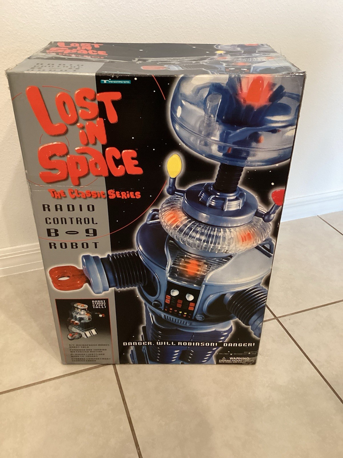 Trendmasters 1998 Vintage Lost in Space B-9 Robot 24" Tall with Remote