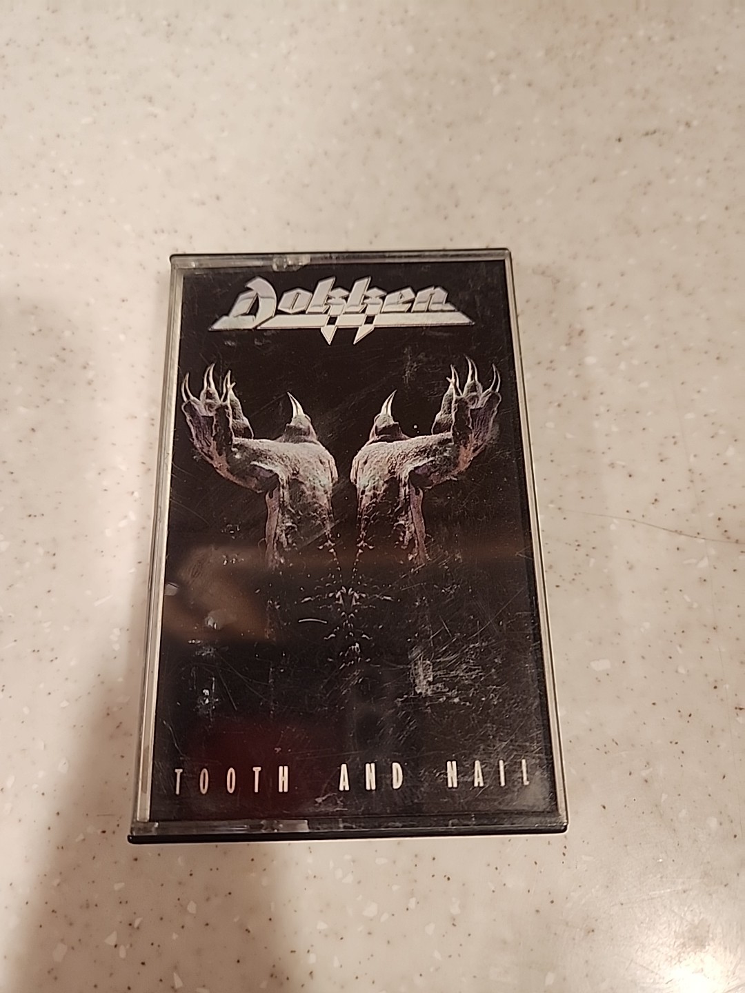 DOKKEN TOOTH AND NAIL     CASSETTE