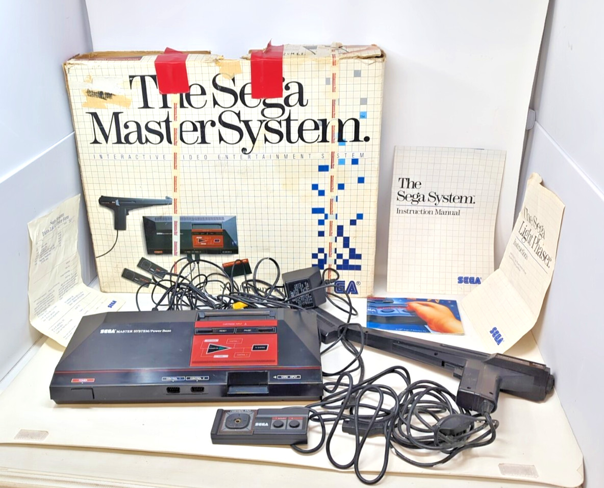 Sega Master System 3010-A With 1 Controllers, Light Phaser,Box TESTED WORKS