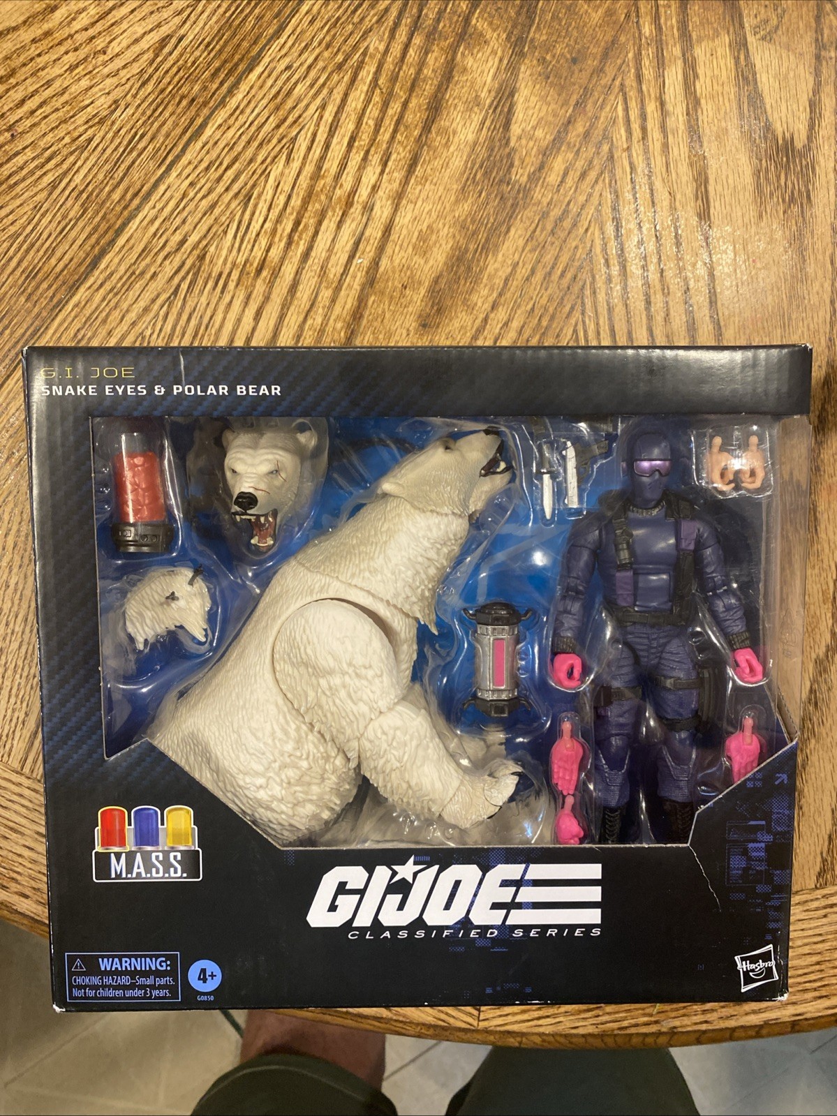G.I. Joe Classified Action Figure Deluxe Polar Bear & Snake Eyes #161 Box Damage