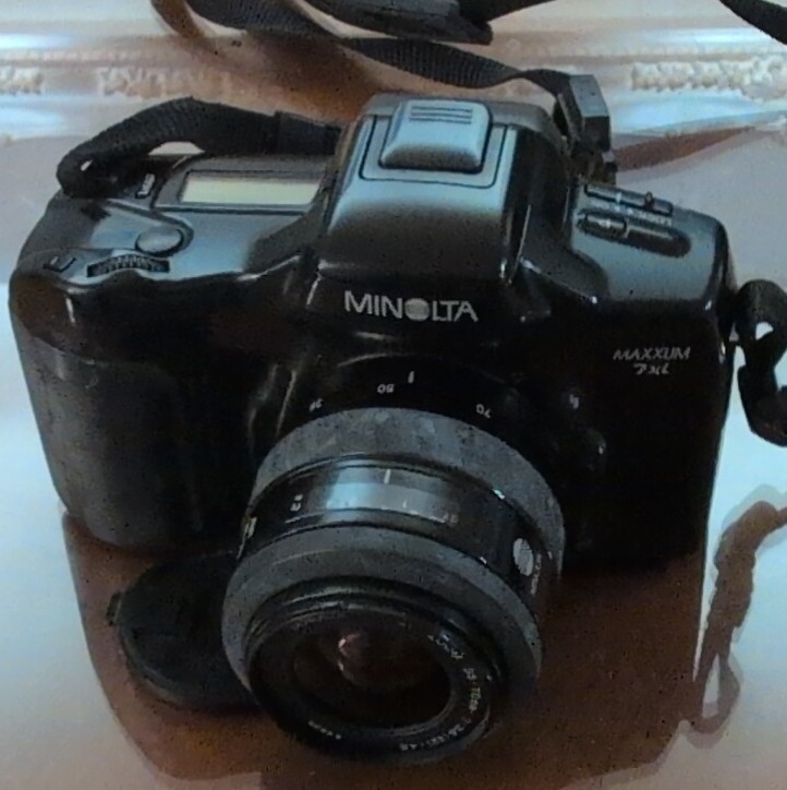 Minolta Maxxum 7xi Black SLR Film Camera with AF 35-70mm Lens, Classic Vintage