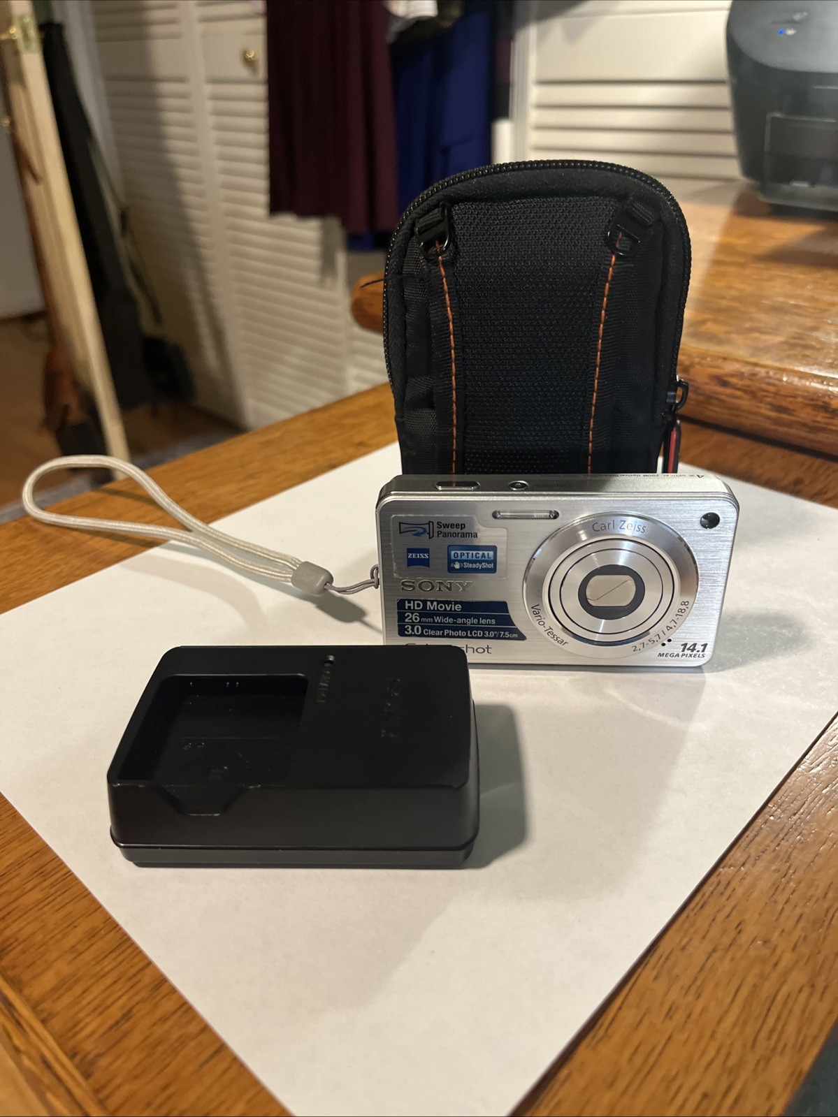 Sony Cyber-shot DSC-W560 Digital Camera 14.1 MP 4x Zoom Silver Tested W Charger