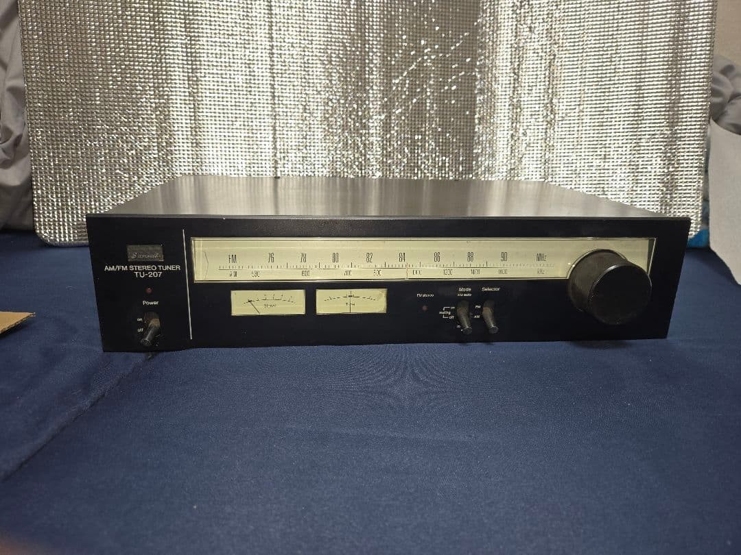 SANSUI TU-207 AM/FM Stereo Tuner Audio Equipment Black from Japan Used Vintage