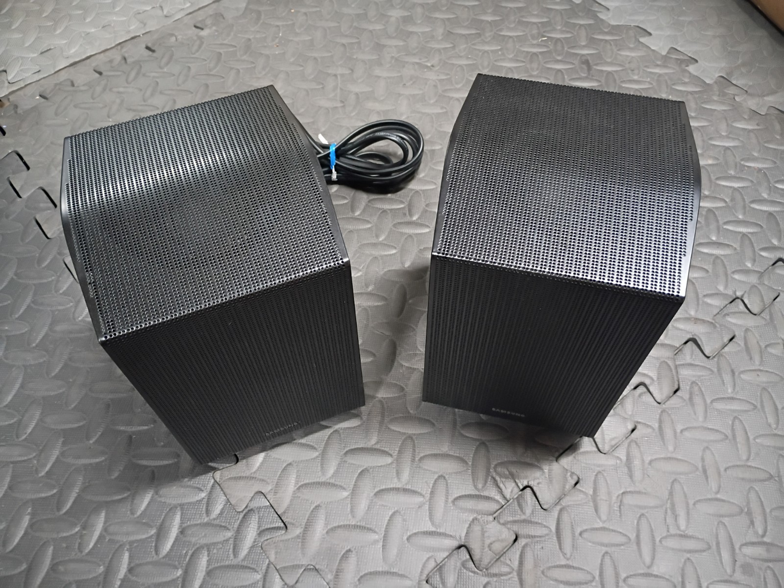 2 Samsung PS-RQ990D , 1 Right & 1 Left Surround Sound Speakers