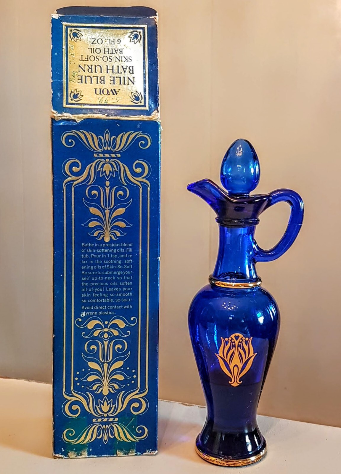 Avon Nile Blue Bath Urn Decanter Skin So Soft Bath Oil Glass Bottle NOS Orig Box