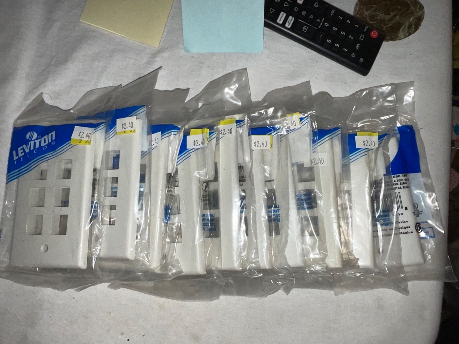 Lot of 11 Leviton 41080-6WP Wall Plates QUICKPORT WHITE WALLPLATE COMMERCIAL