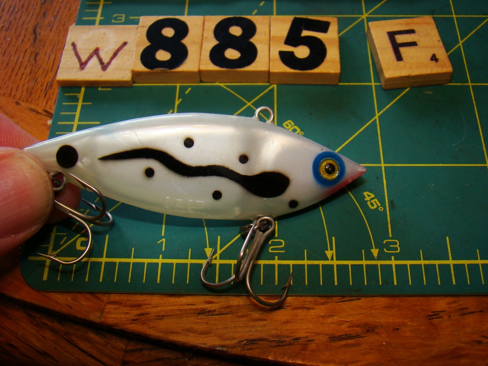 W0885 F COTTON CORDELL SPOT RARE COLOR FISHING LURE