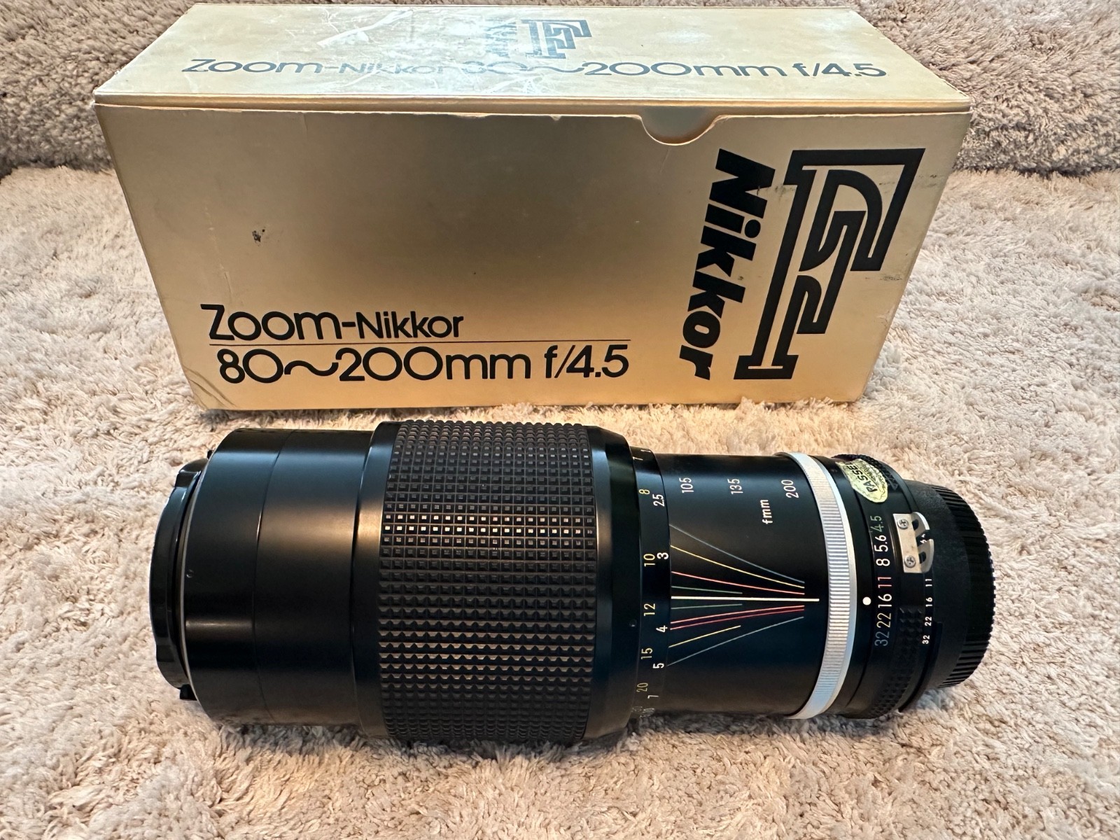 Nikon Zoom-NIKKOR Auto 80-200mmF/4.5 Lens