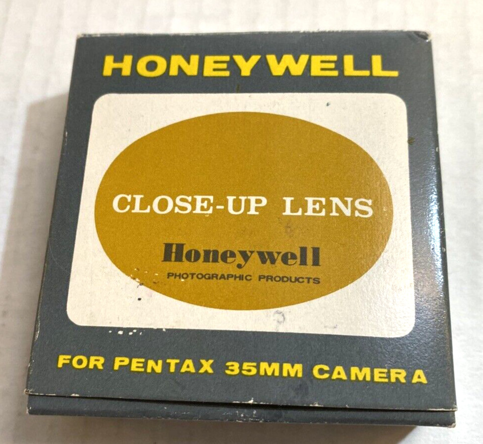 Vintage Honeywell Close-Up Lens for Pentax 35MM Camera with Box Cat. No. 821