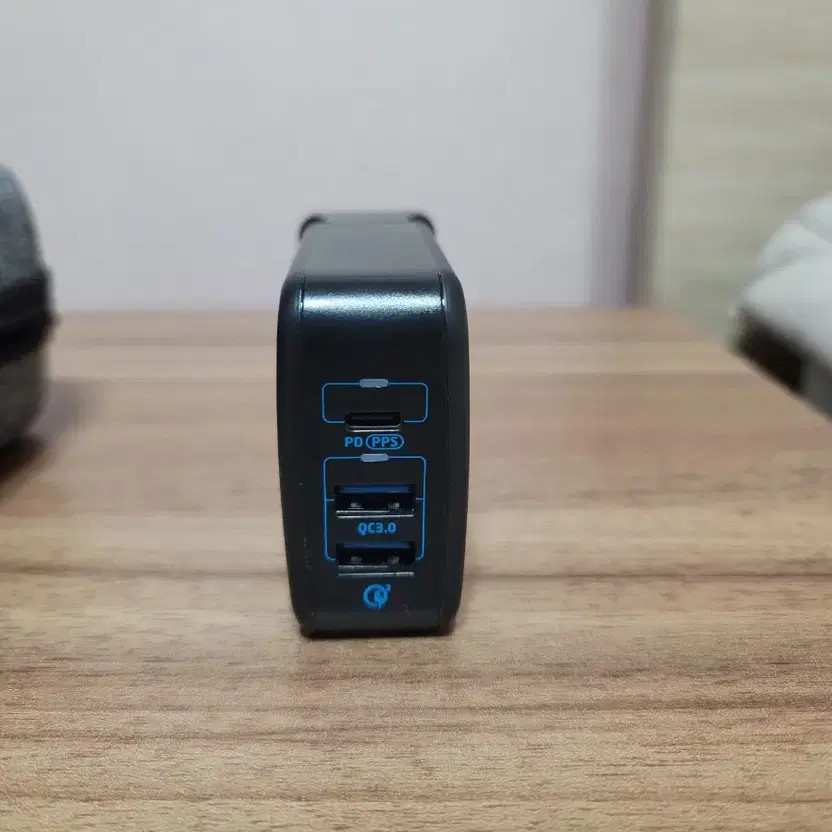 Travel Adapter Case + USB Charging Adapter Set